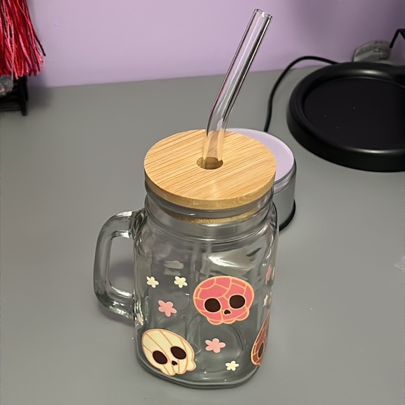 Handmade Concha Skulls mason jar mug - Picture 3 of 3